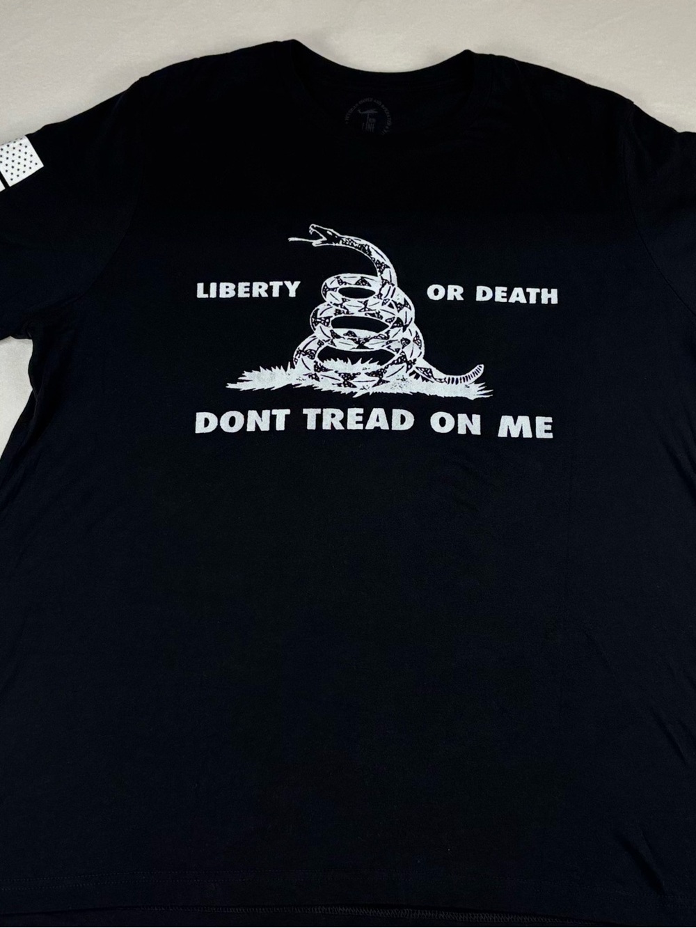 Don’t Tread On Me Graphic Short-Sleeve Tee - Black